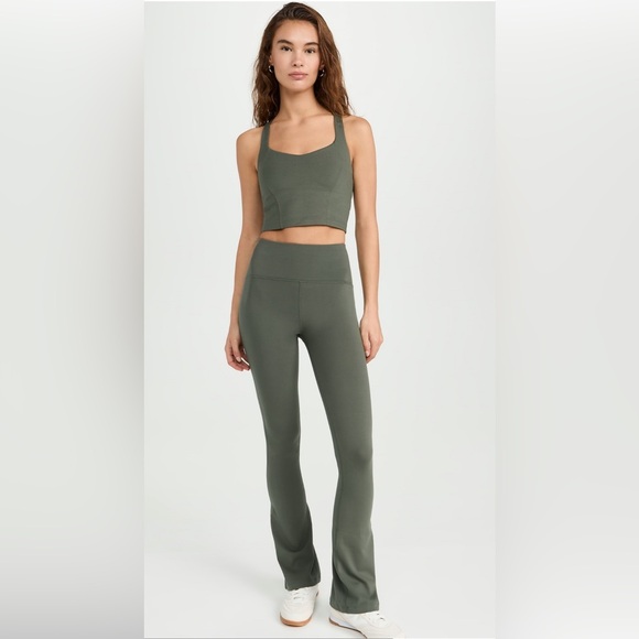 NWT Beyond Yoga Powerbeyond Intensity Racerback Cropped Tank in Modern Olive - Picture 5 of 8